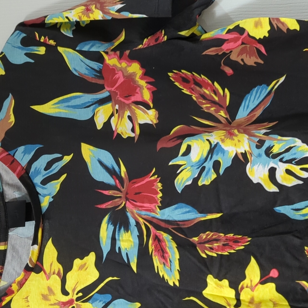 Designer tee